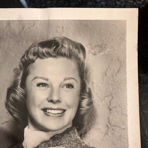 Vintage June Allyson Black & White Signed Headshot Photograph 5x4 Inch - Picture 7 of 14